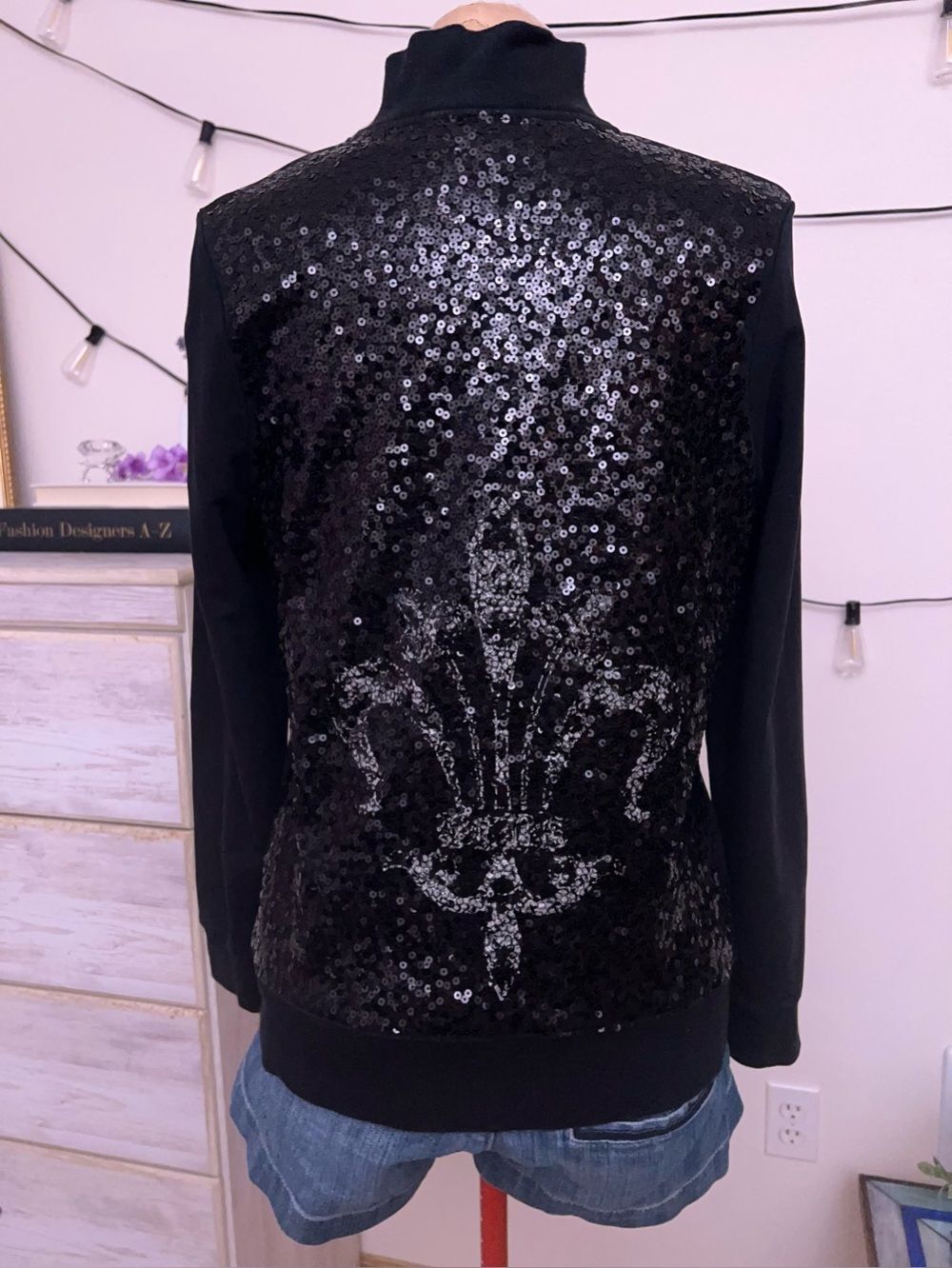 Vintage Y2K BCBG MaxAzria Black Sequin Fleur-de-Lis 95% Cotton Hoodie Sz L Glam